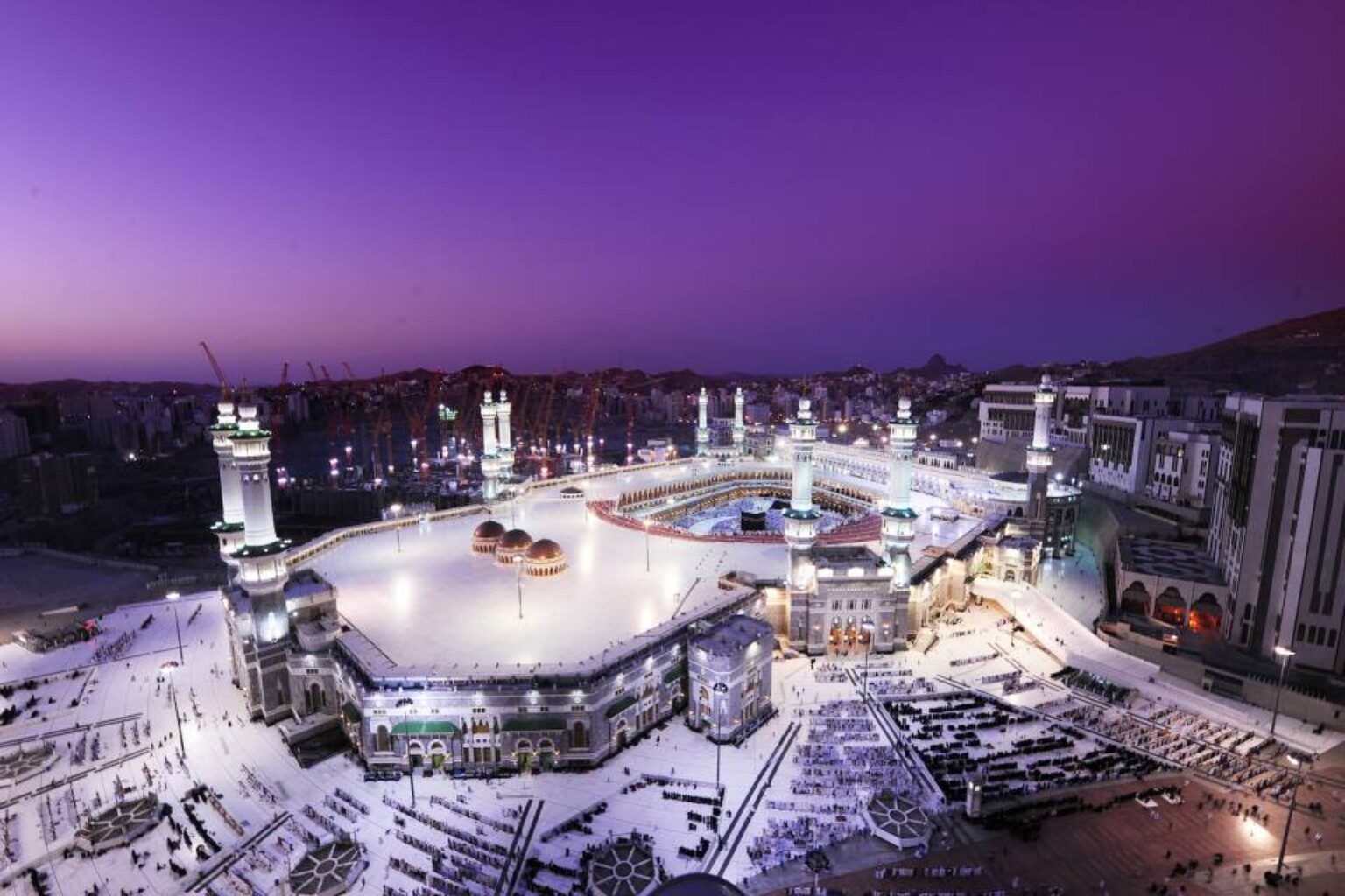 Vue panoramique sur le Haram depuis l’Anjum Hotel Makkah